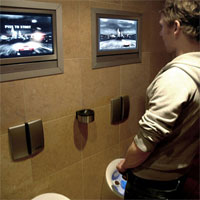 The Piss-Screen: urinarios interactivos